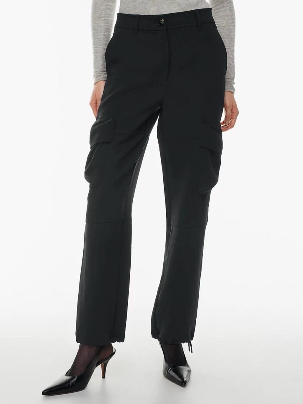 Aritzia Wilfred Project Cargo Pants Black. Size 8.